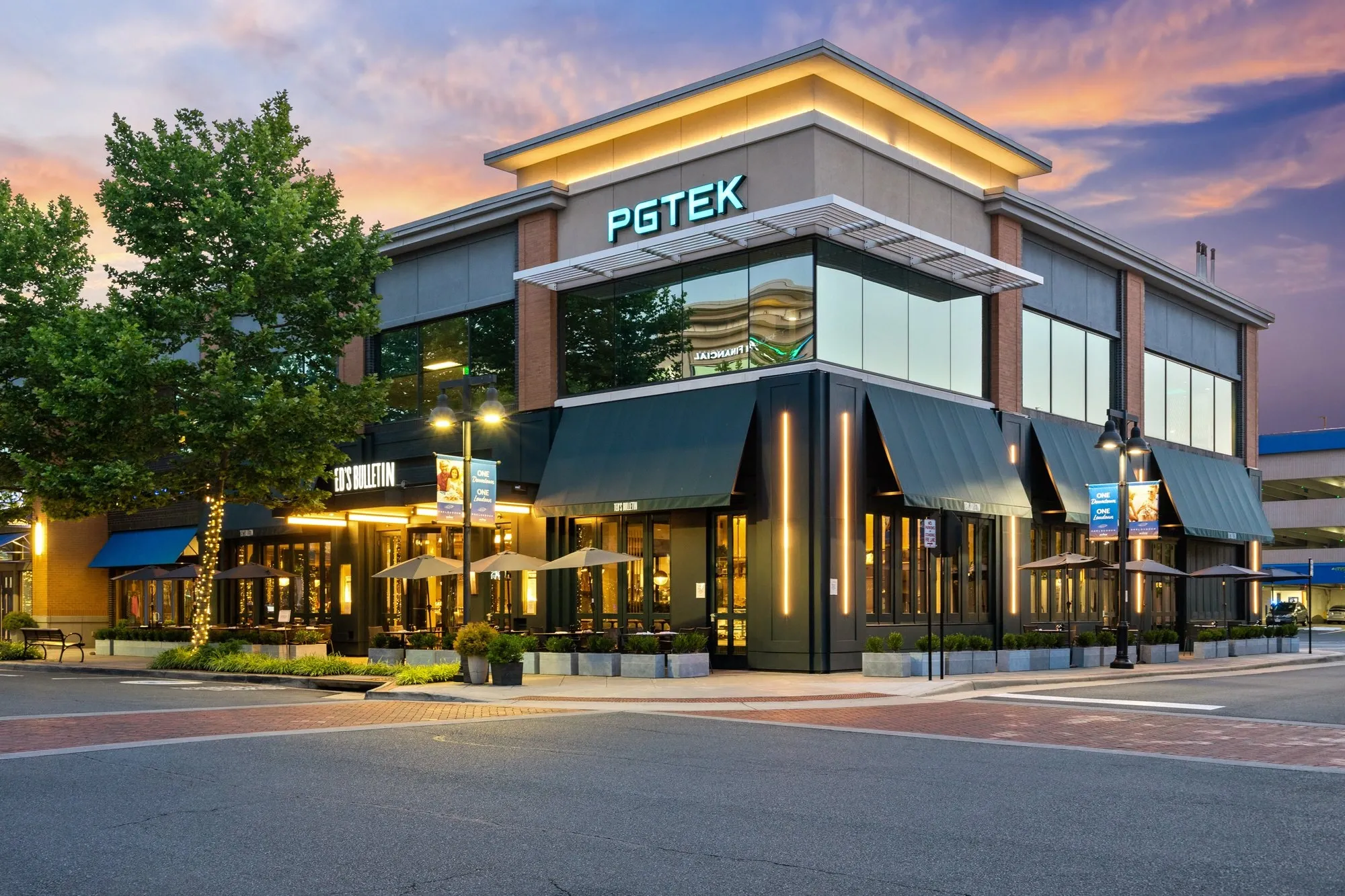 Commercial real estate photography by Umedia — modern restaurant interior