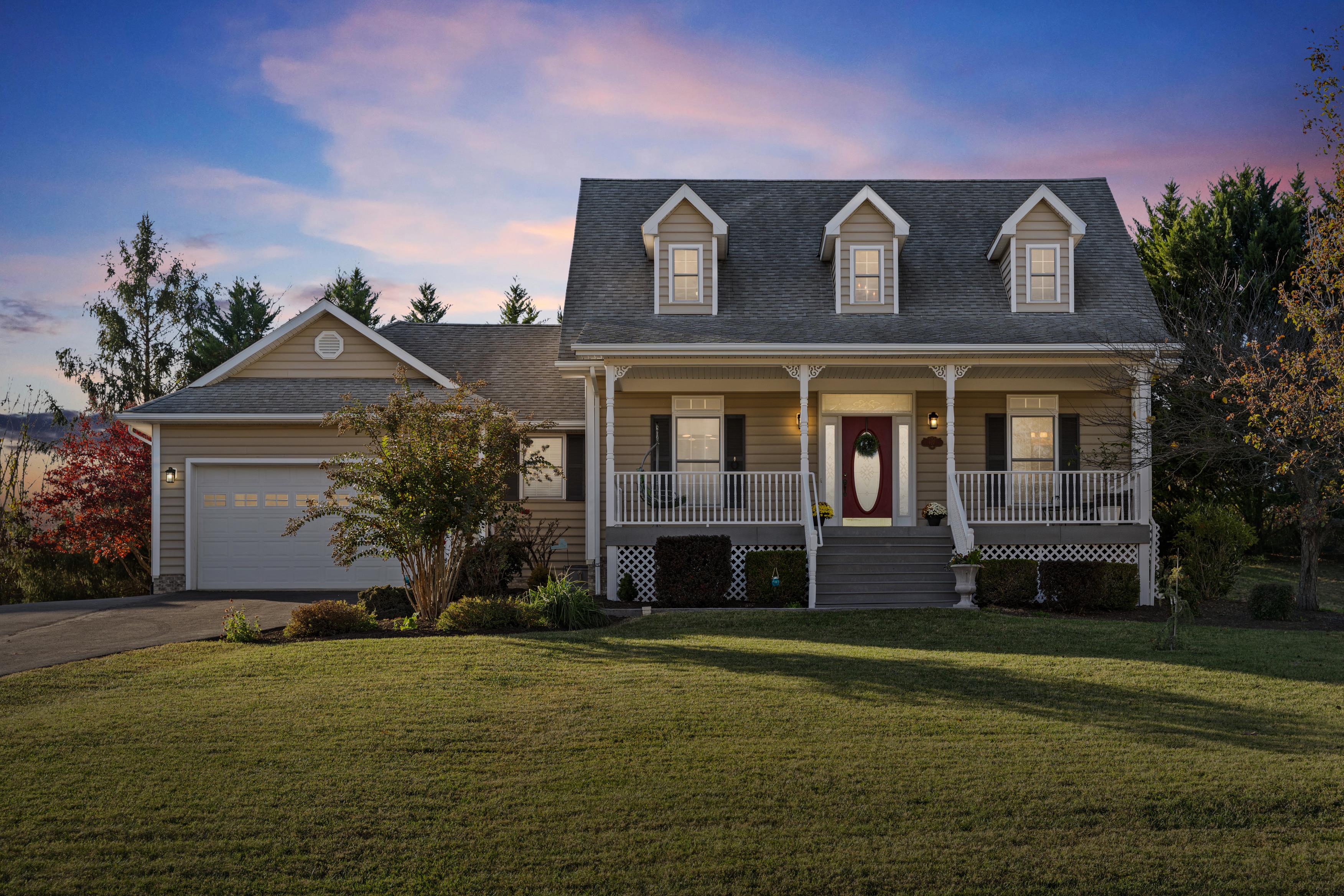 Charming Cape Cod Home in Edinburg, VA