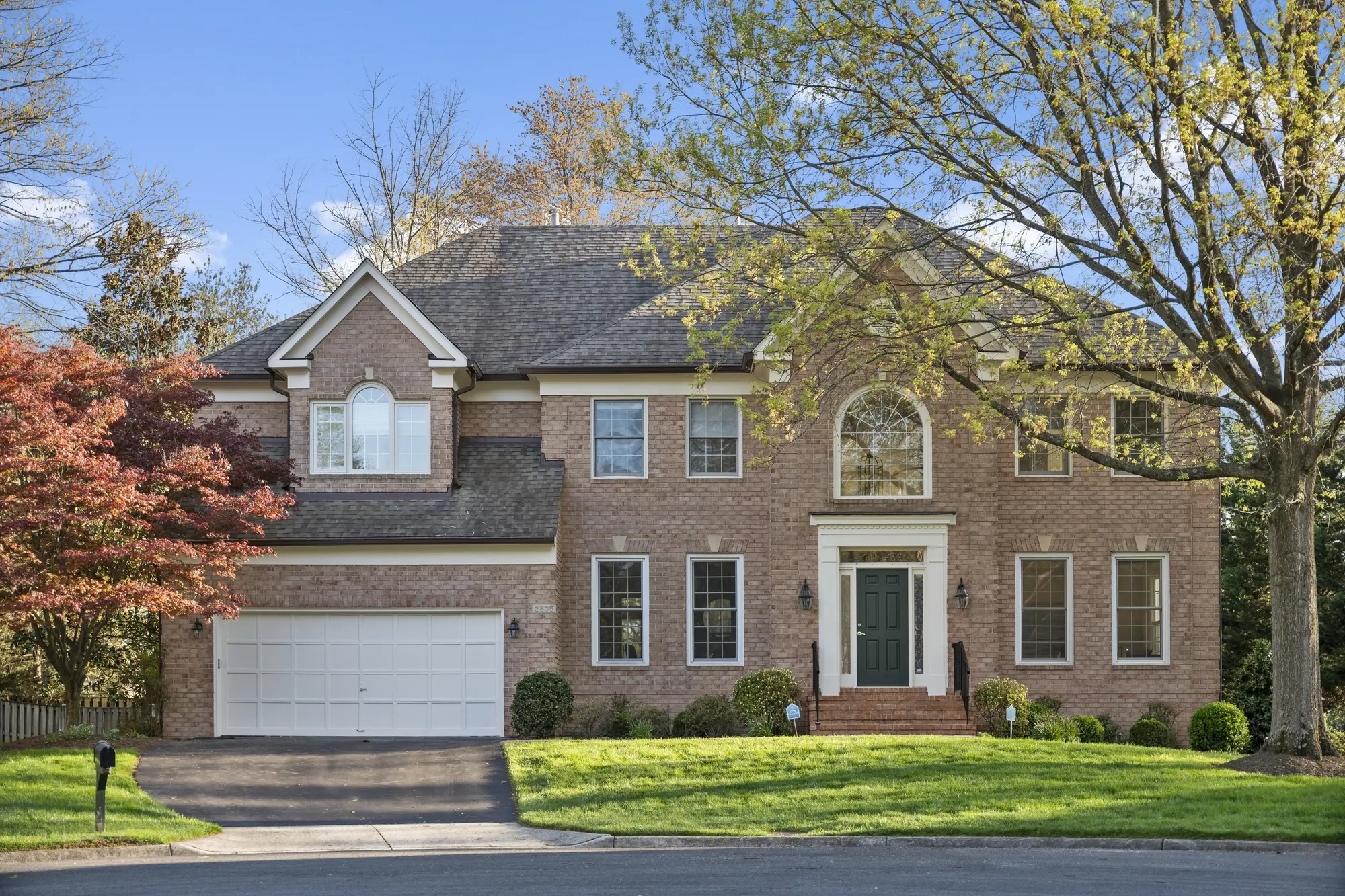 Front elevation photo of single-family home in Oakton VA, captured by Umedia real estate media