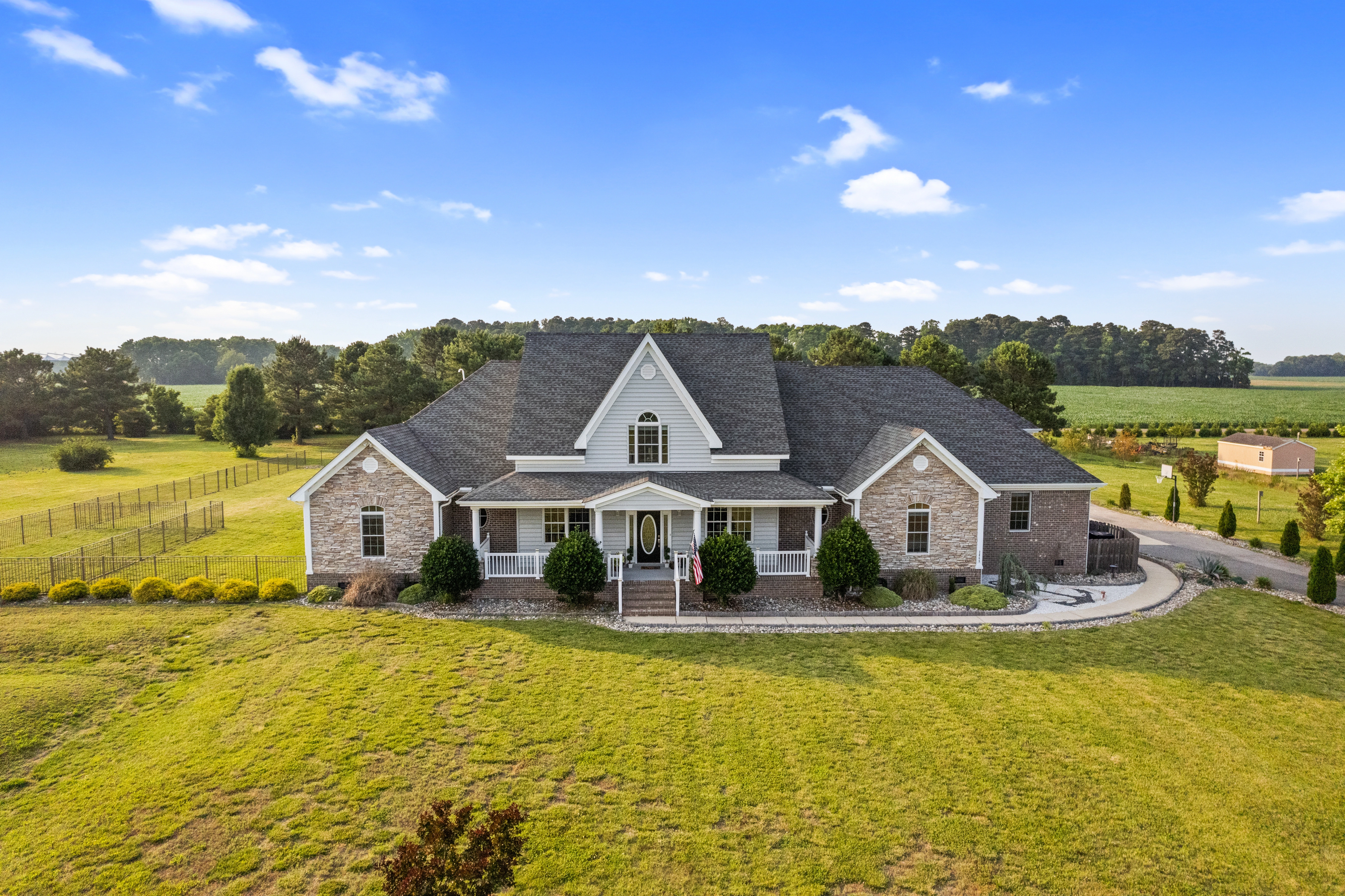 Sunlit breakfast nook — Silver Spring real estate photography
