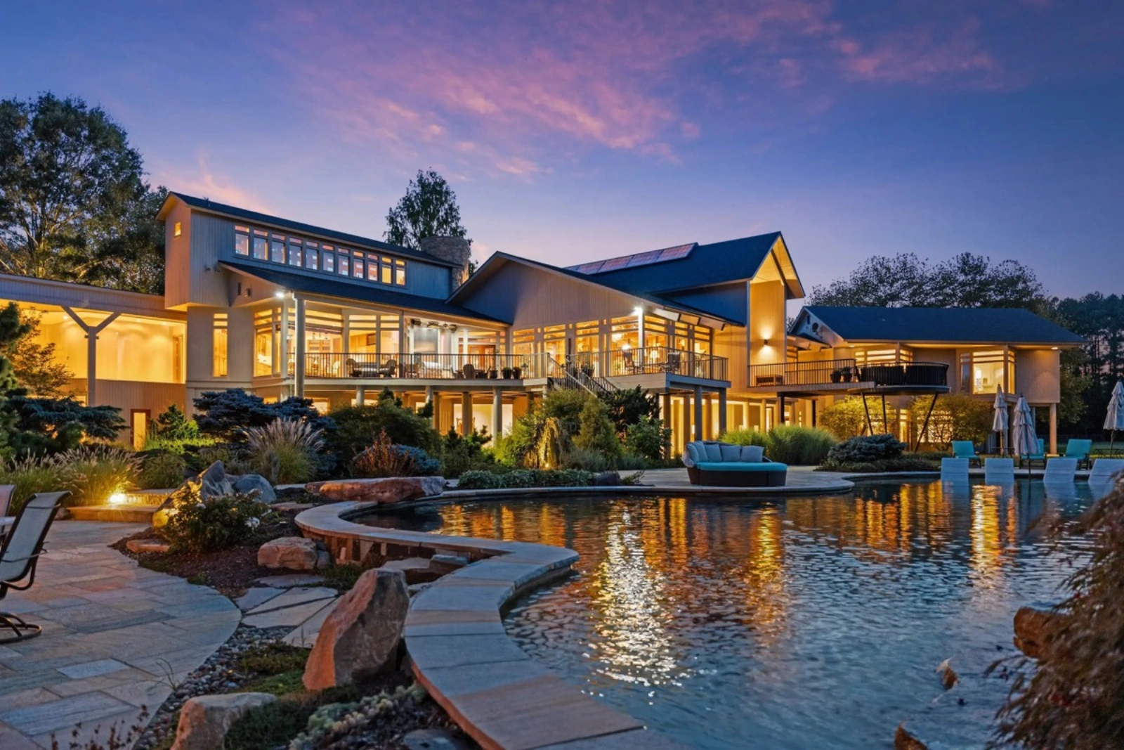 Professional rental property photography for Airbnb and vacation rental listings by Umedia